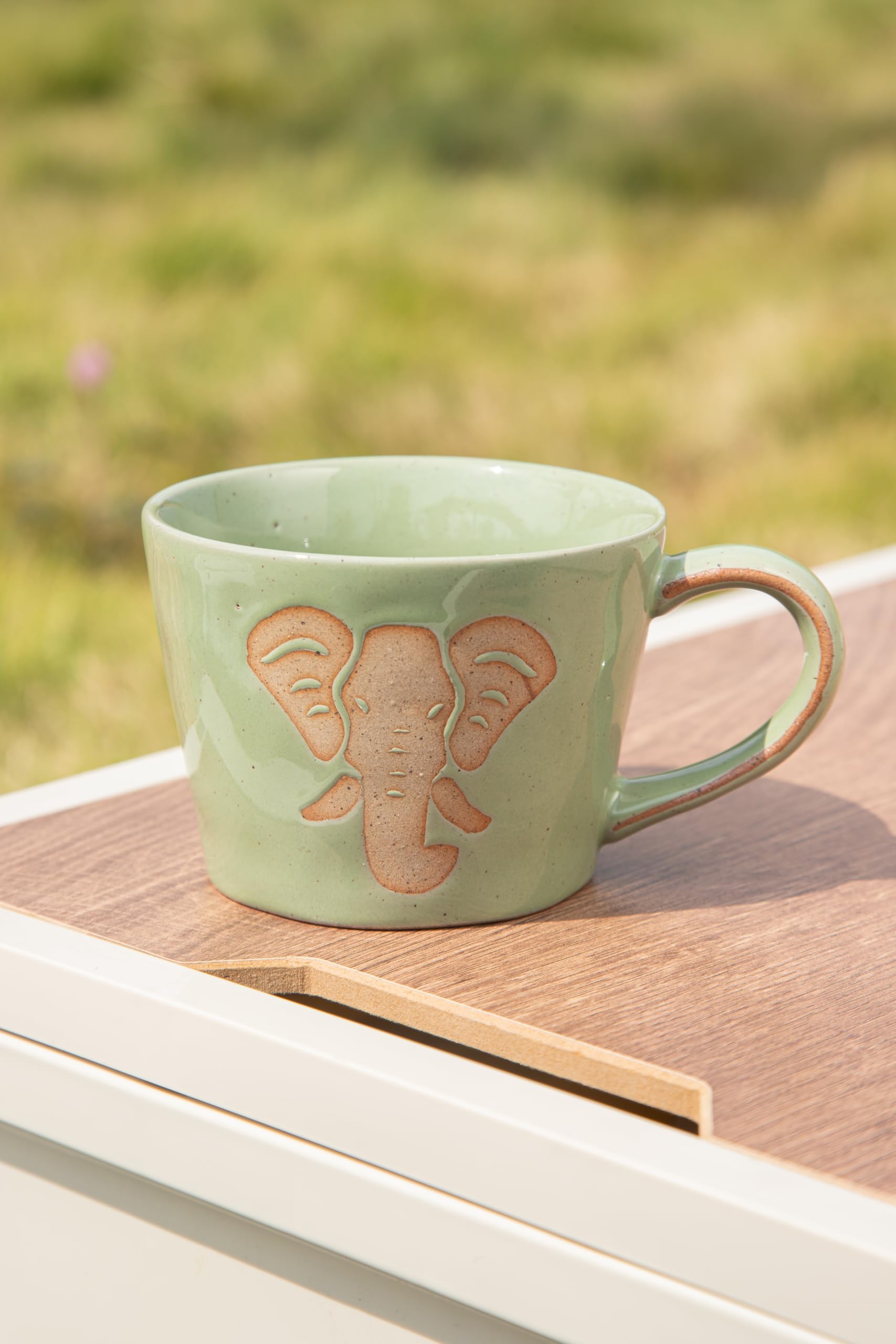 DIHOclub Taza cerámica con diseño 3D pintado a mano.