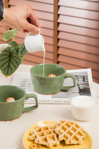 Taza DIHOclub con esmalte ecológico y diseño suave.