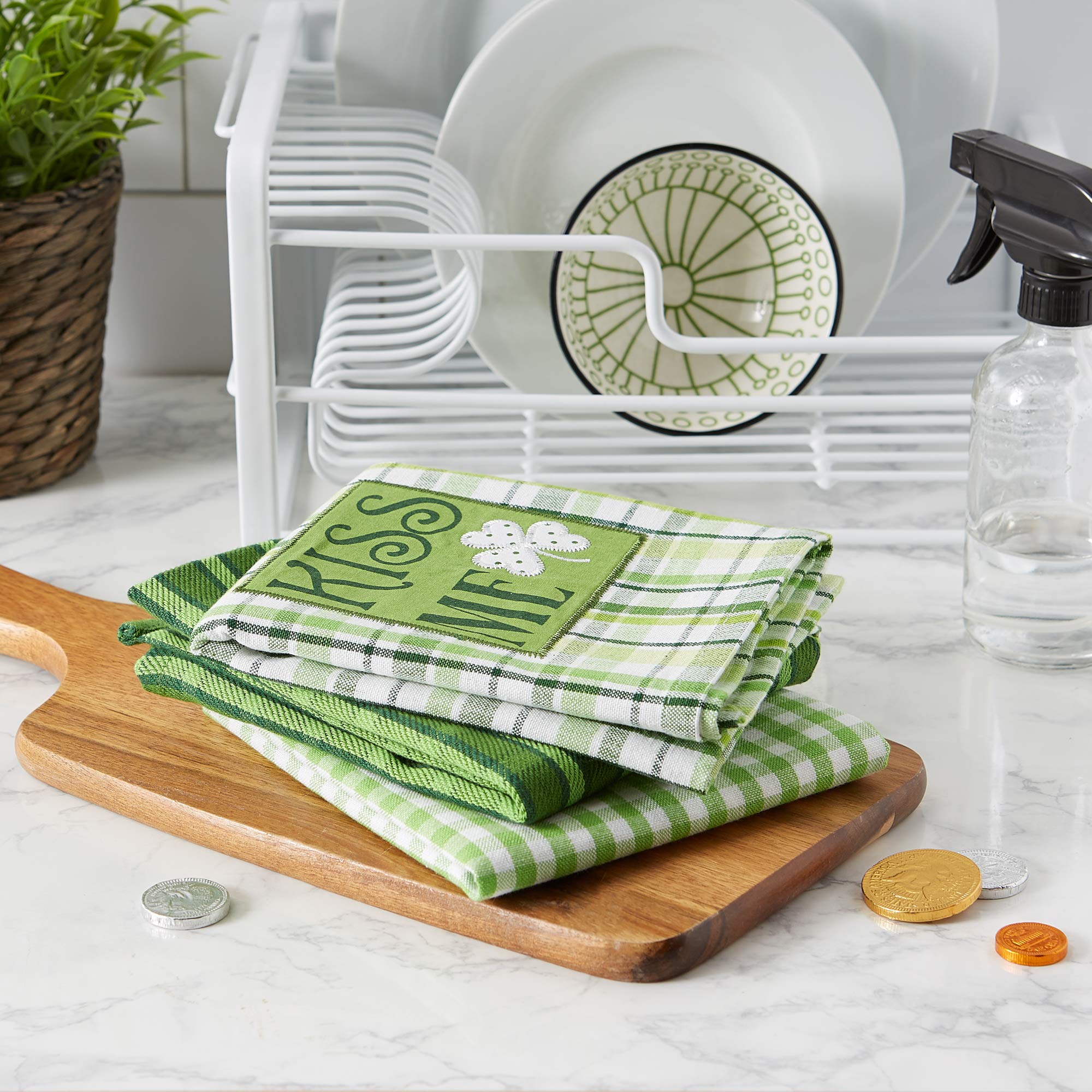 Colores temáticos y diseño festivo de DII Celebrate para la cocina.