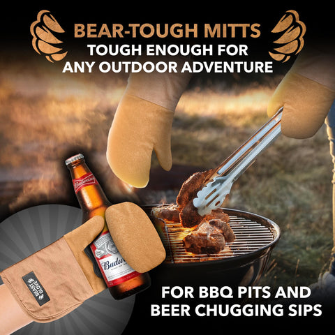 Disc Living Bear Paw mitt en uso en cocina interior o exterior.