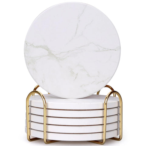 Posavasos cerámico blanco con porta posavasos dorado de Dksyee para proteger superficies.
