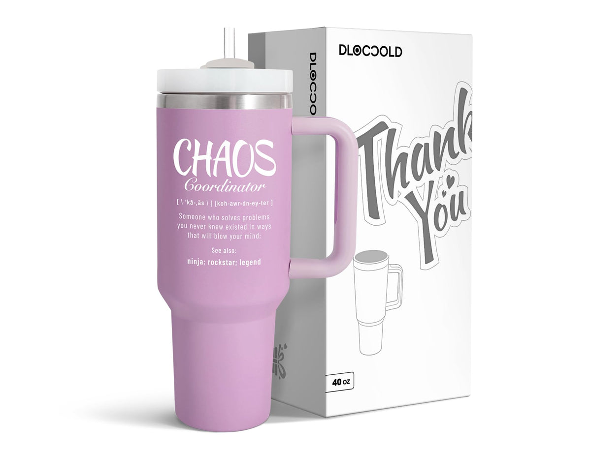 Vaso termo DLOCCOLD Coordinadora del Caos 40oz, morado claro, ideal para uso diario.