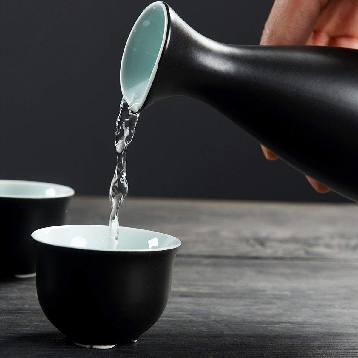 Dltsli copas-sake diseño curvo para sorbos suaves.