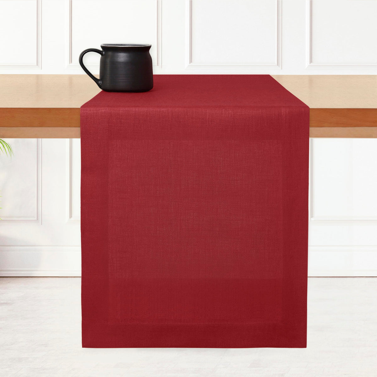 Mantel-lino rojo 14x36 de D'Moksha Homes, ideal para mesa diaria.