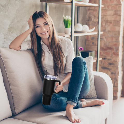 Termo DOMICARE de 40 onzas diseño ergonómico para sujetar fácilmente