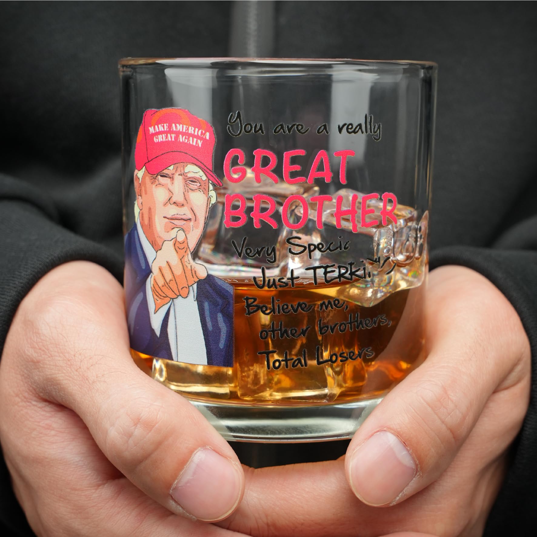 Vaso Donavibe en ambiente de barra, diseño elegante para reuniones