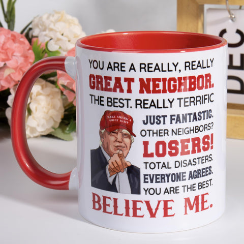 Taza Donavibe con diseño elegante y asa cómoda.
