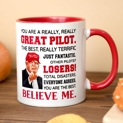Taza piloto Donavibe 11oz con manija ergonómica para un agarre cómodo.