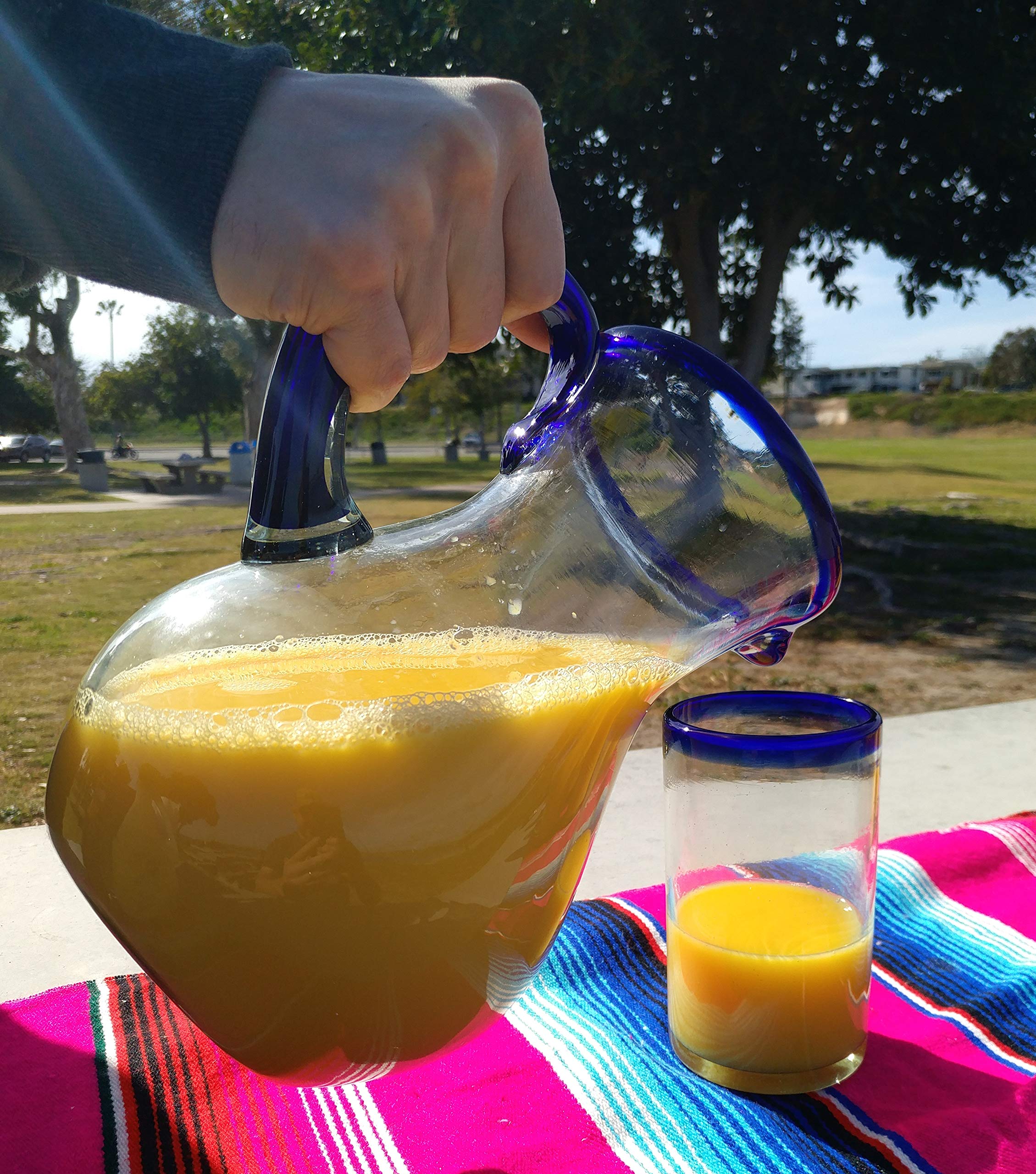 Dos Sueños jarra-cristal-84oz perfecta para porciones generosas en reuniones y cenas.