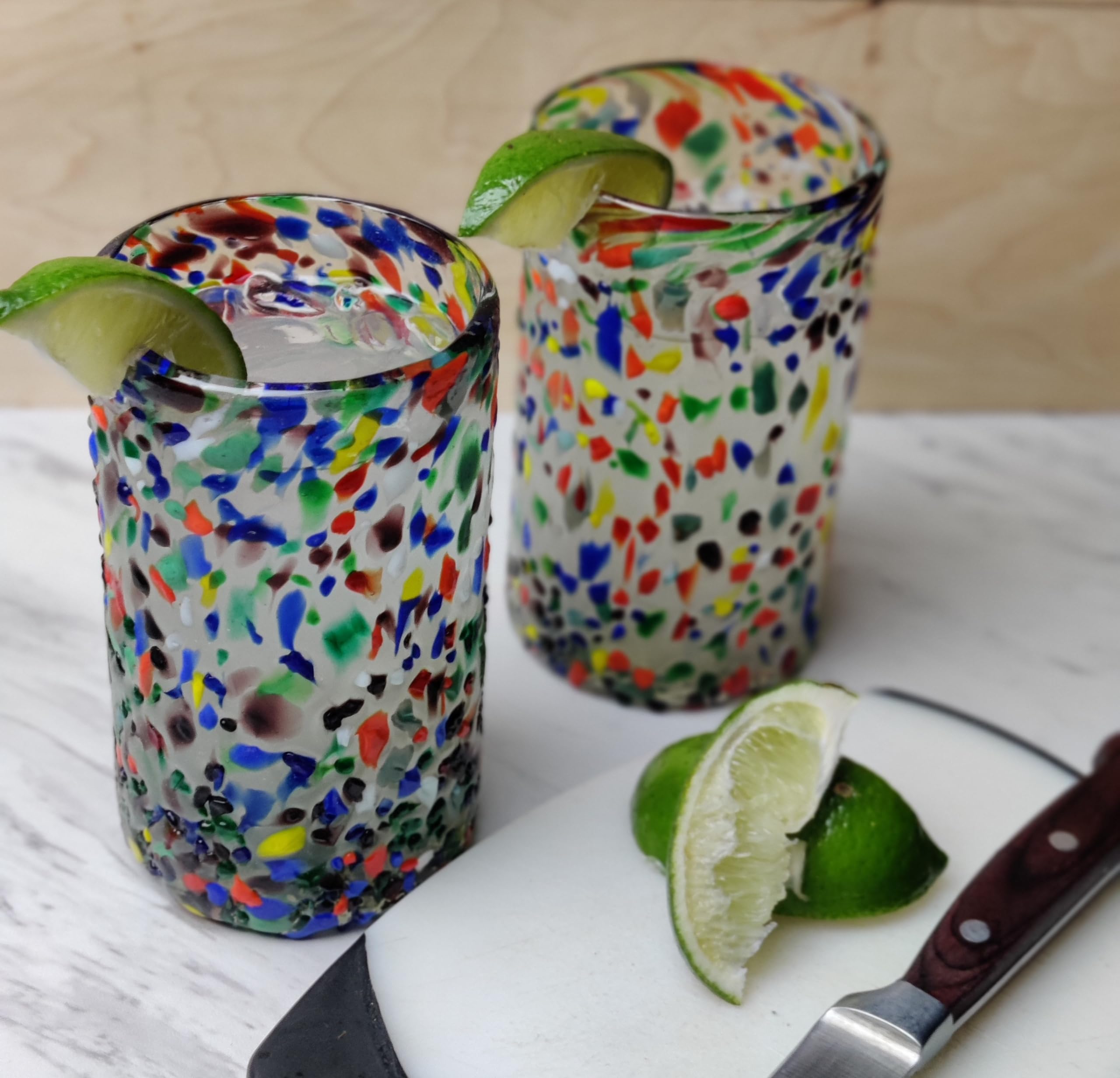 Vaso Dos Sueños en mano, experiencia artesanal para momentos especiales.