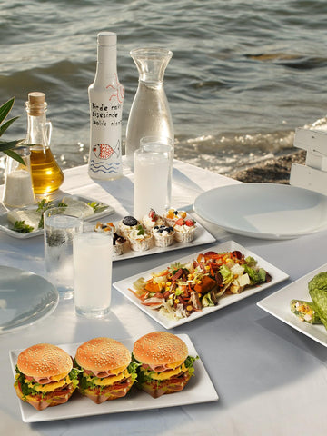 Bandeja para frutas y snacks con DOWAN, presentación ordenada.