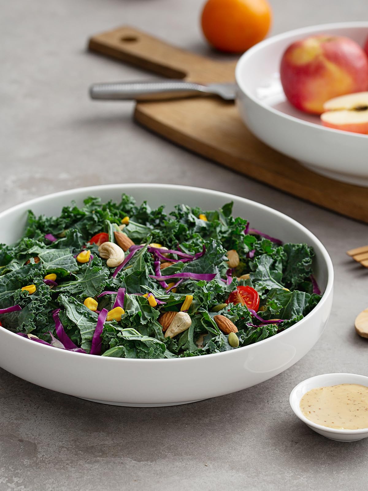 Dowan platos para servir ensaladas grandes en mesa.