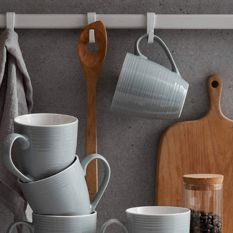 Presentación sobria de tazas DOWAN 17 oz en gris para regalo