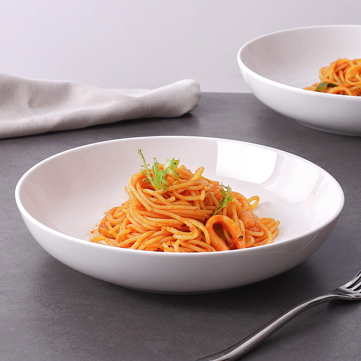 Tazones DOWAN versátiles para ensalada, sopa y postre en la mesa.