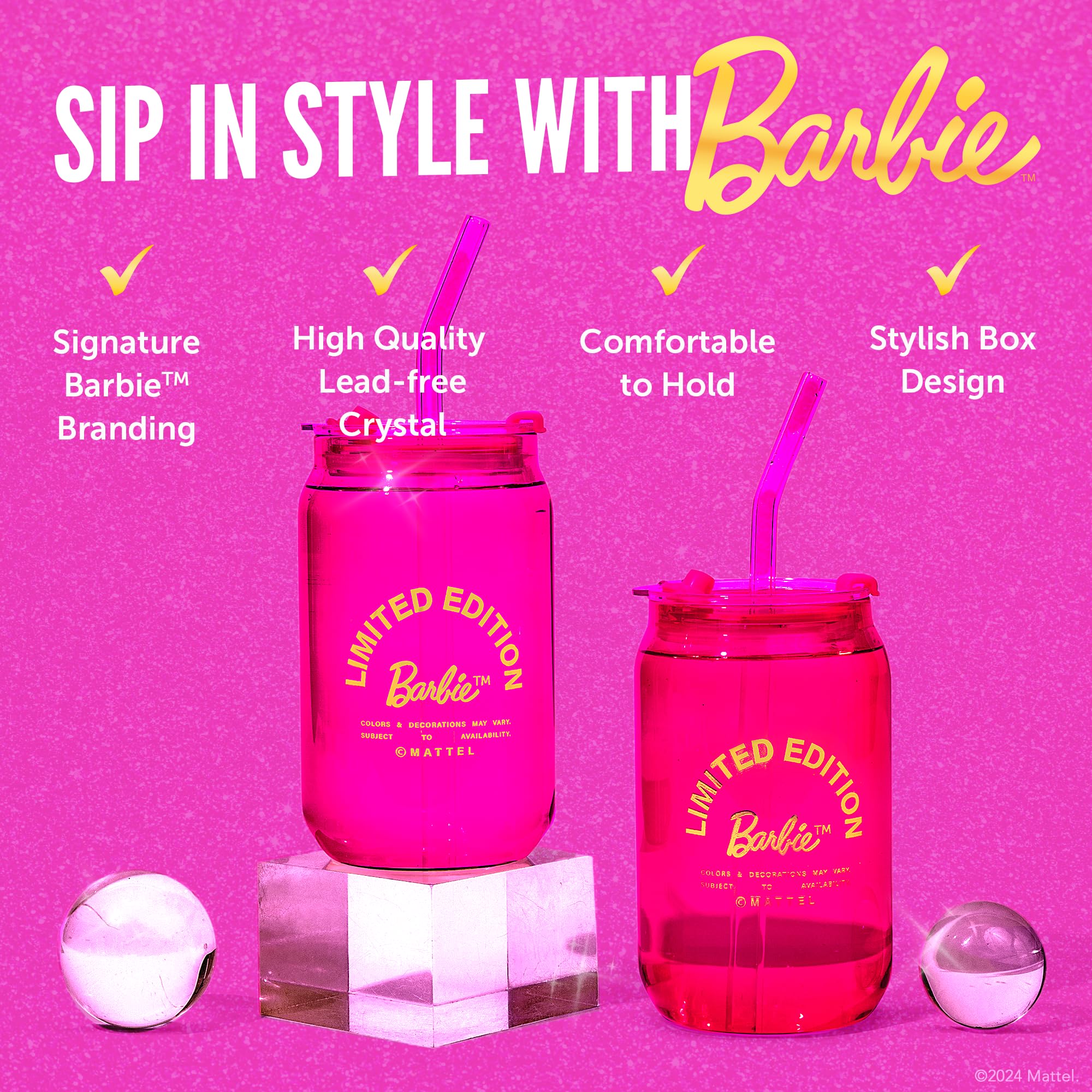 Detalle del logo Barbie en rosa en vaso de cristal Dragon Glassware.