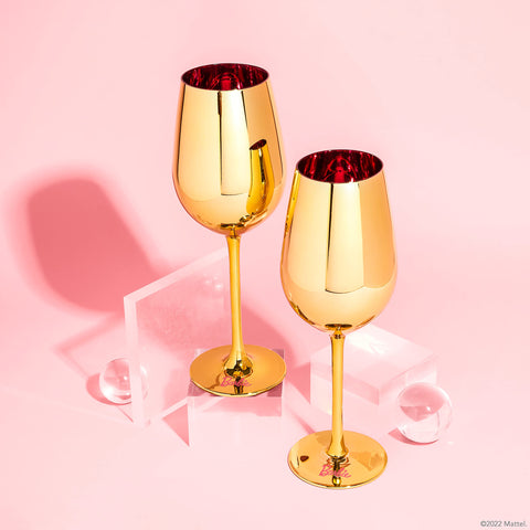 Tallo rosado y cristal en copa Barbie, perfecto para brindar con estilo diario.