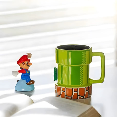 Taza Drtupe Warp Pipe diseño creativo para disfrutar té o café.