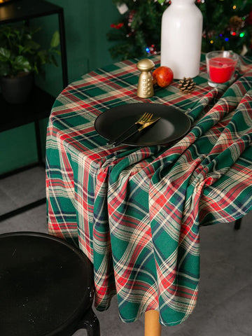 Mantel DrumaBee mantel-cuadros-verde-navidad-para-exteriores, perfecto para comidas al aire libre.
