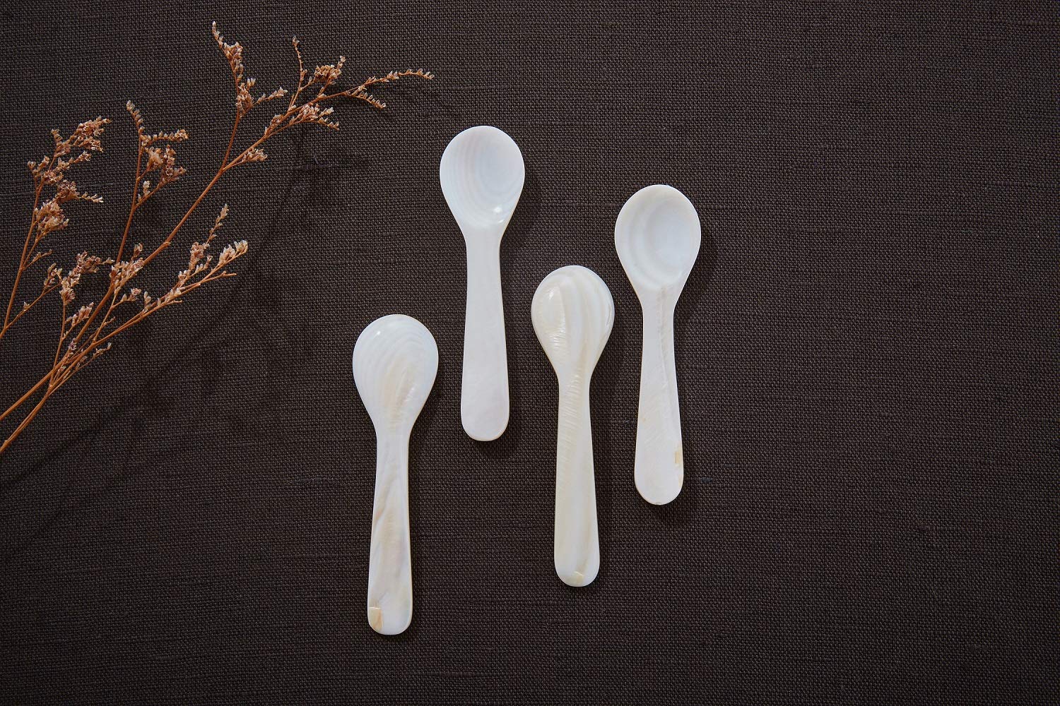 Duebel cucharas madreperla blanca, uso para servir huevos con delicadeza.