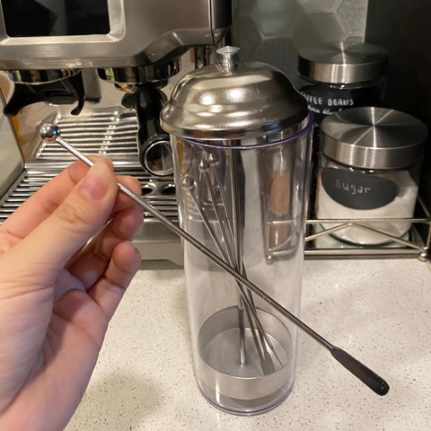 Dispensador Dukars ideal para bar o estación de café, mantener higiene.