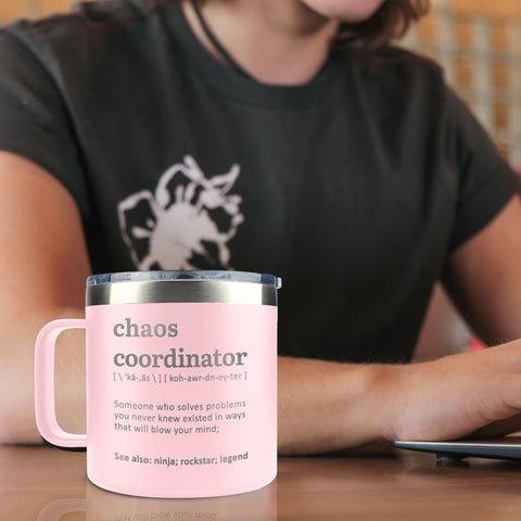 Taza DUNKMATE con tapa deslizante sin BPA evita derrames y mantiene el cierre seguro.