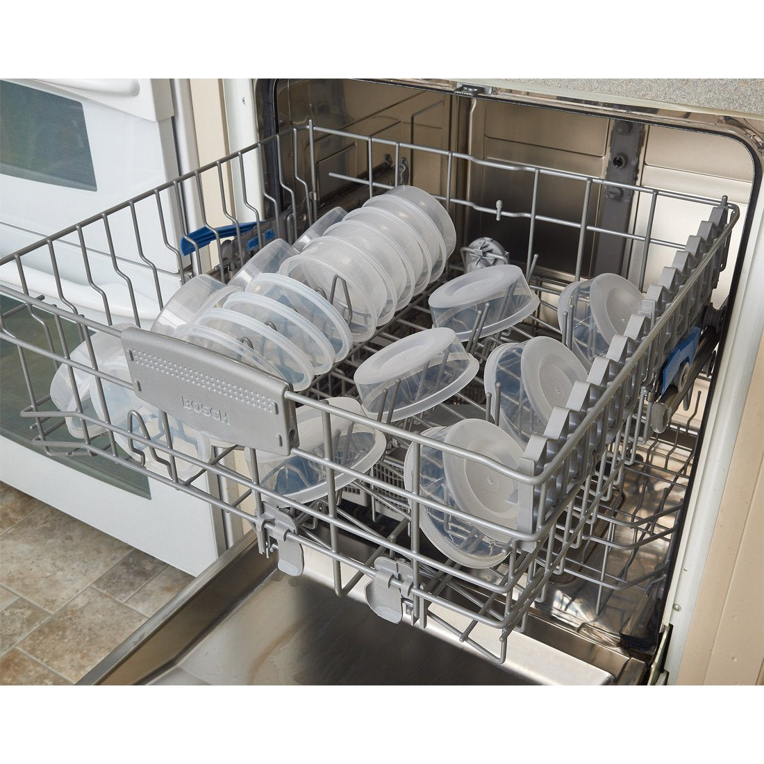 Masa viscosa casera en envase DuraHome de 8 onzas con tapa segura.