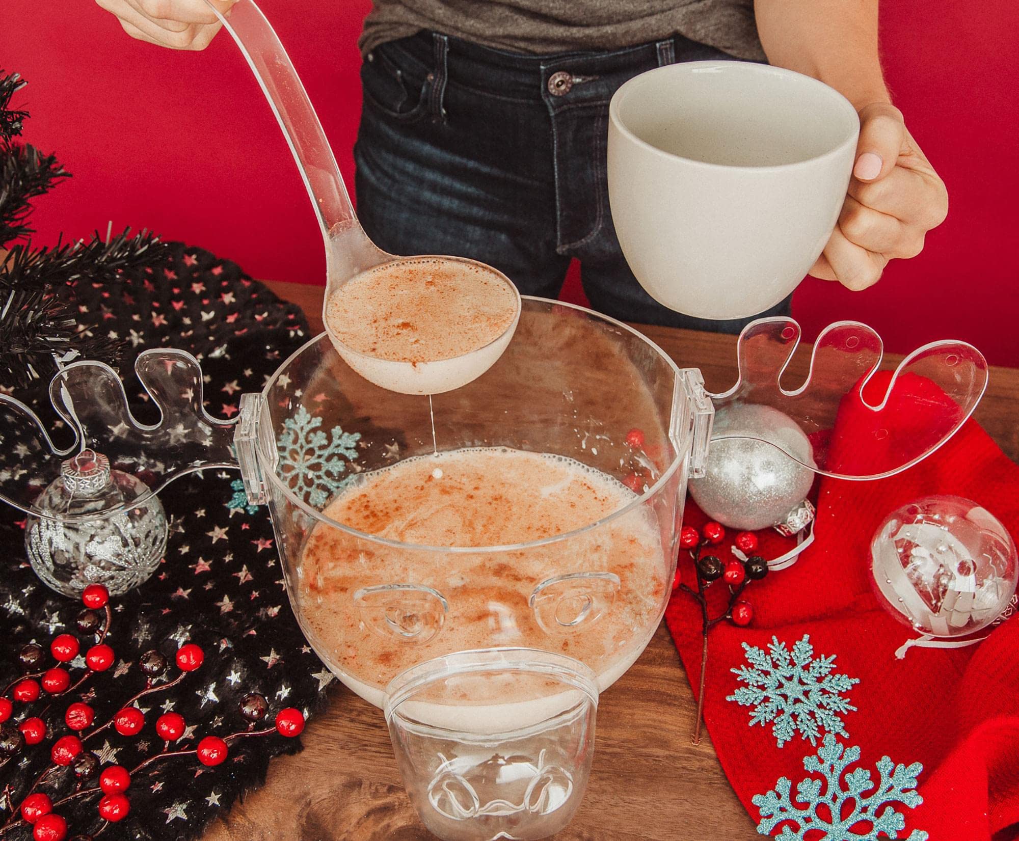 Marty Moose Punchbowl de Dycica decorando Navidad y reuniones festivas