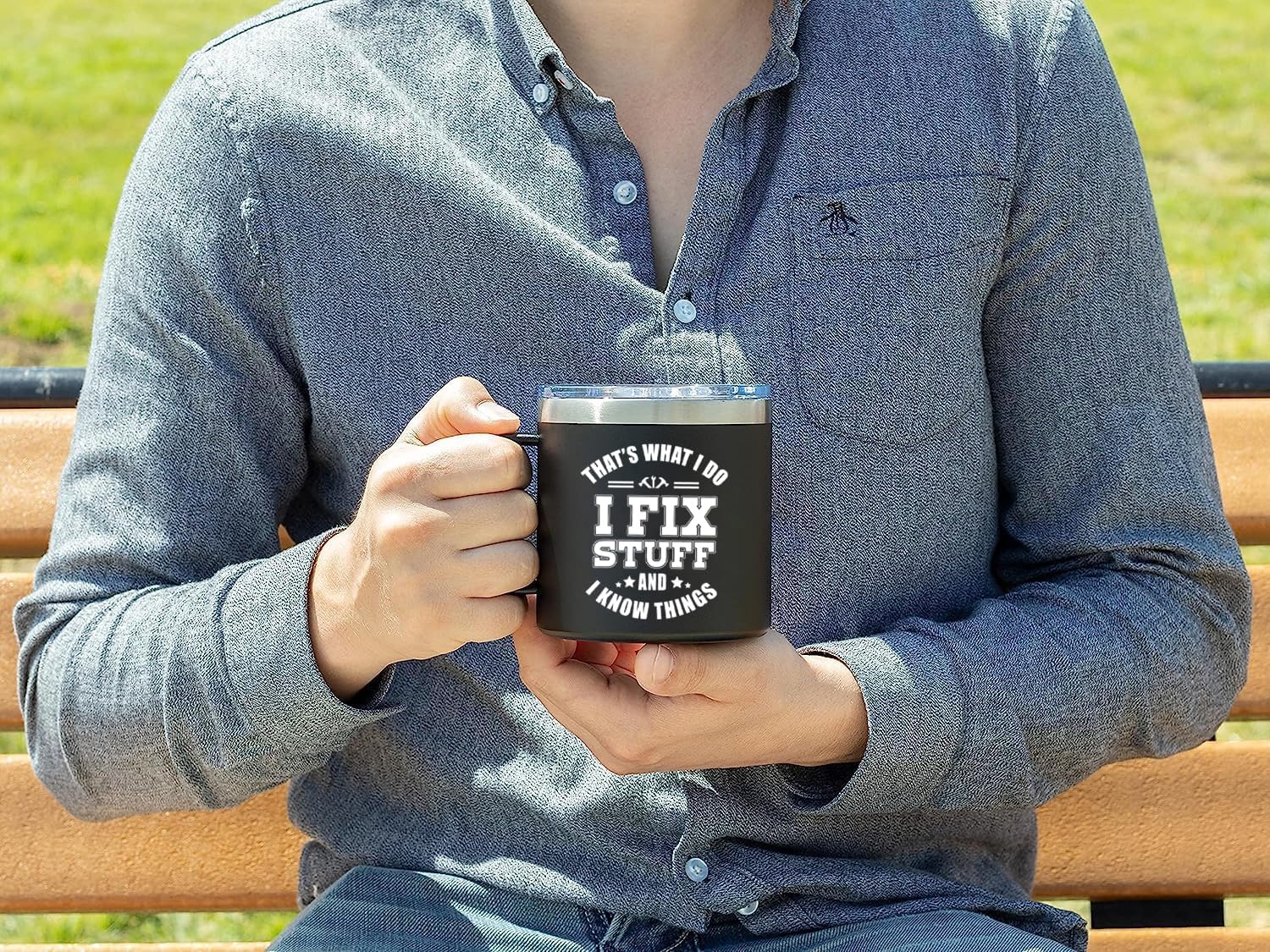 Uso diario en oficina o al aire libre con la taza Edizzone 14oz