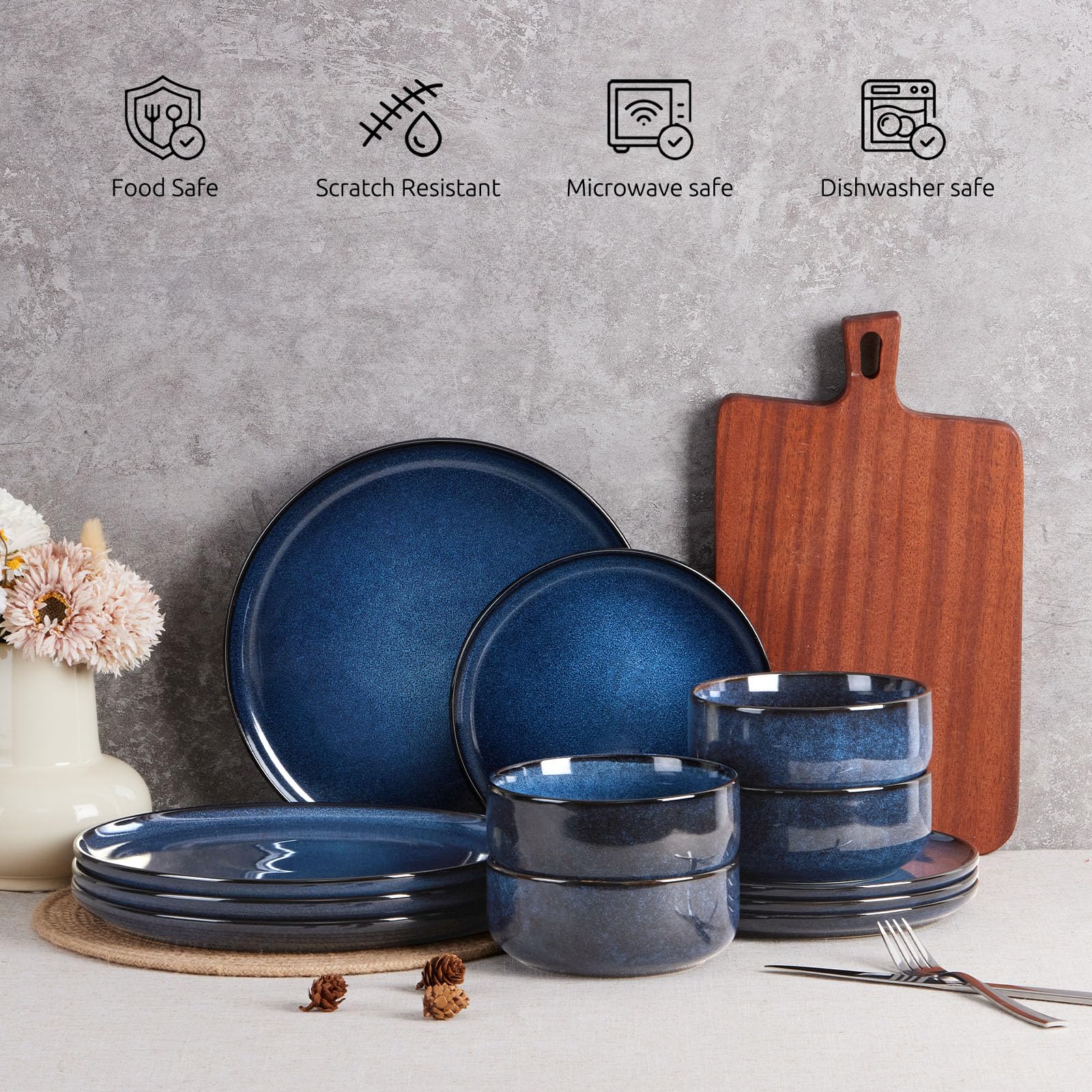 Vajilla E-far azul mar profundo para realzar la mesa.