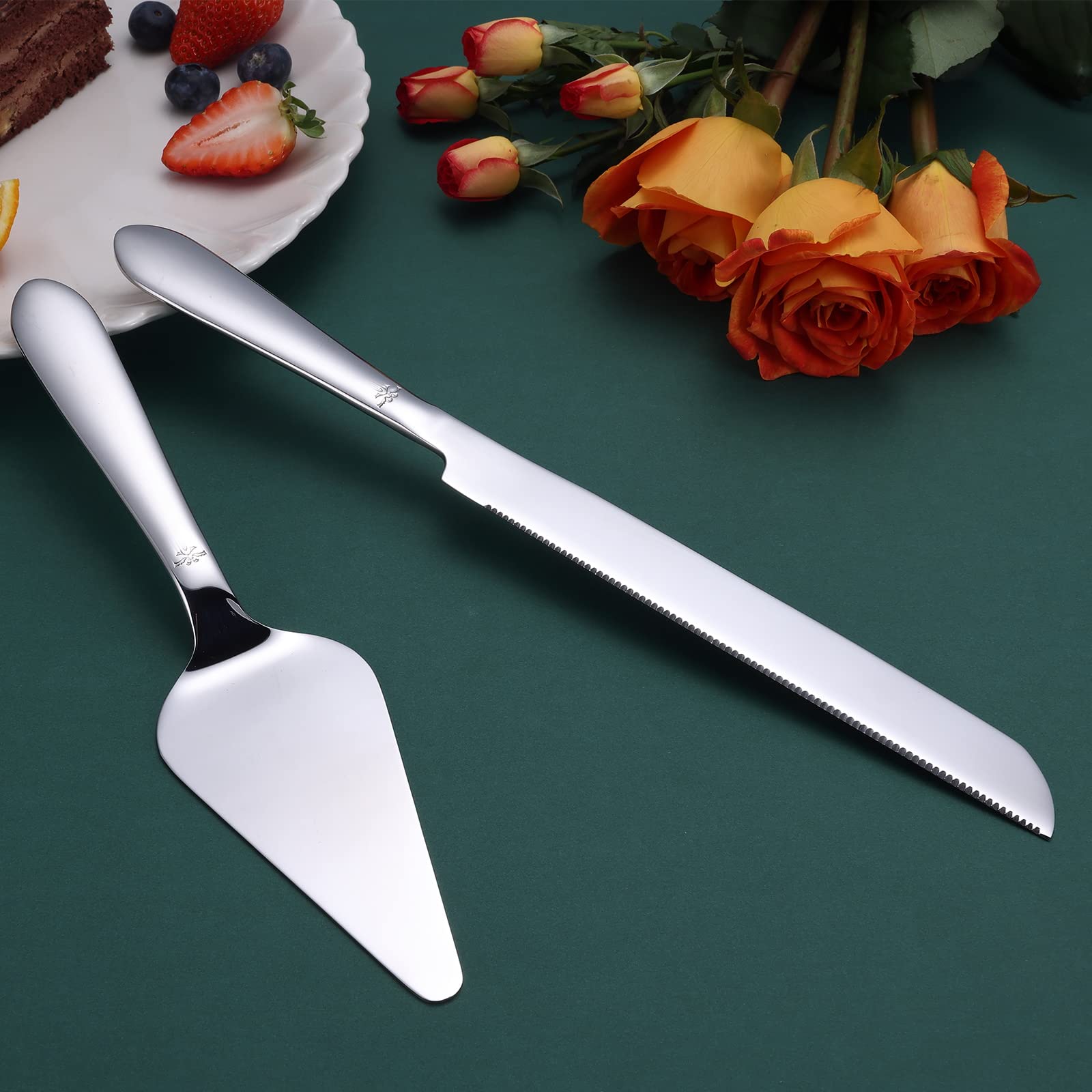 Espátula Eisinly para servir pasteles con precisión.