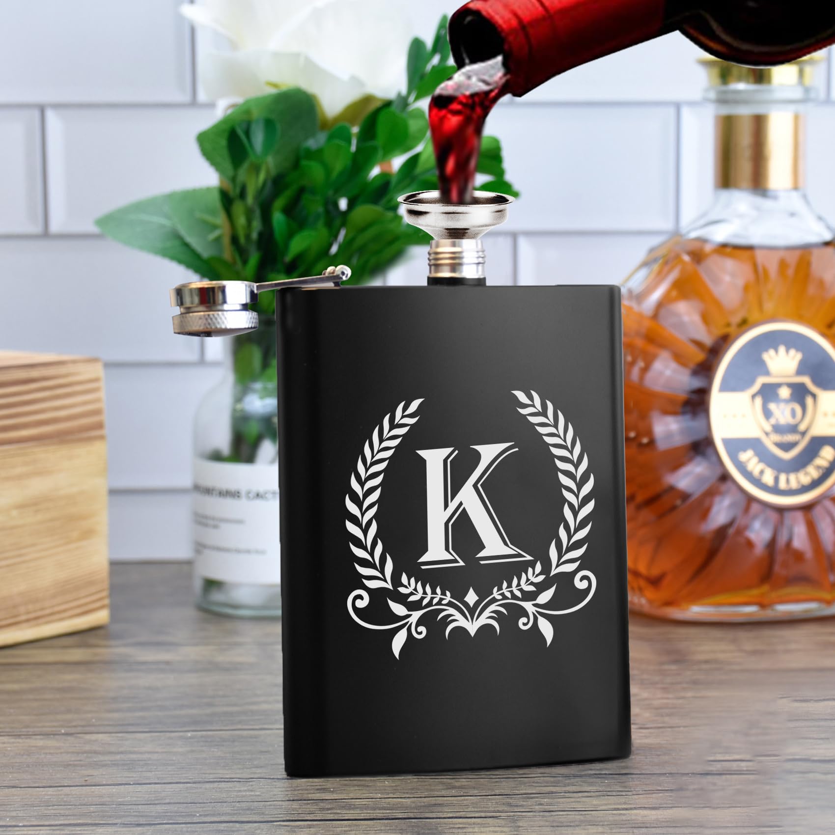 Frasco para licor ElegantPark con embudo incluido para rellenar con comodidad.