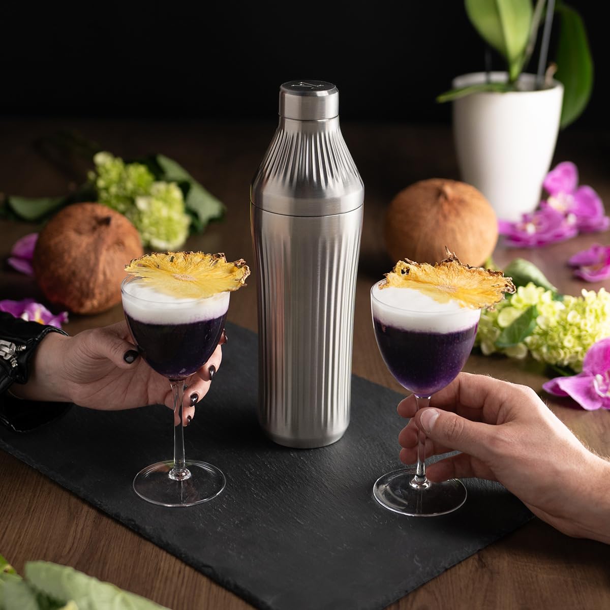 Elevated Craft Diamond Edition coctelera 28oz, diseño versátil para uso doméstico.