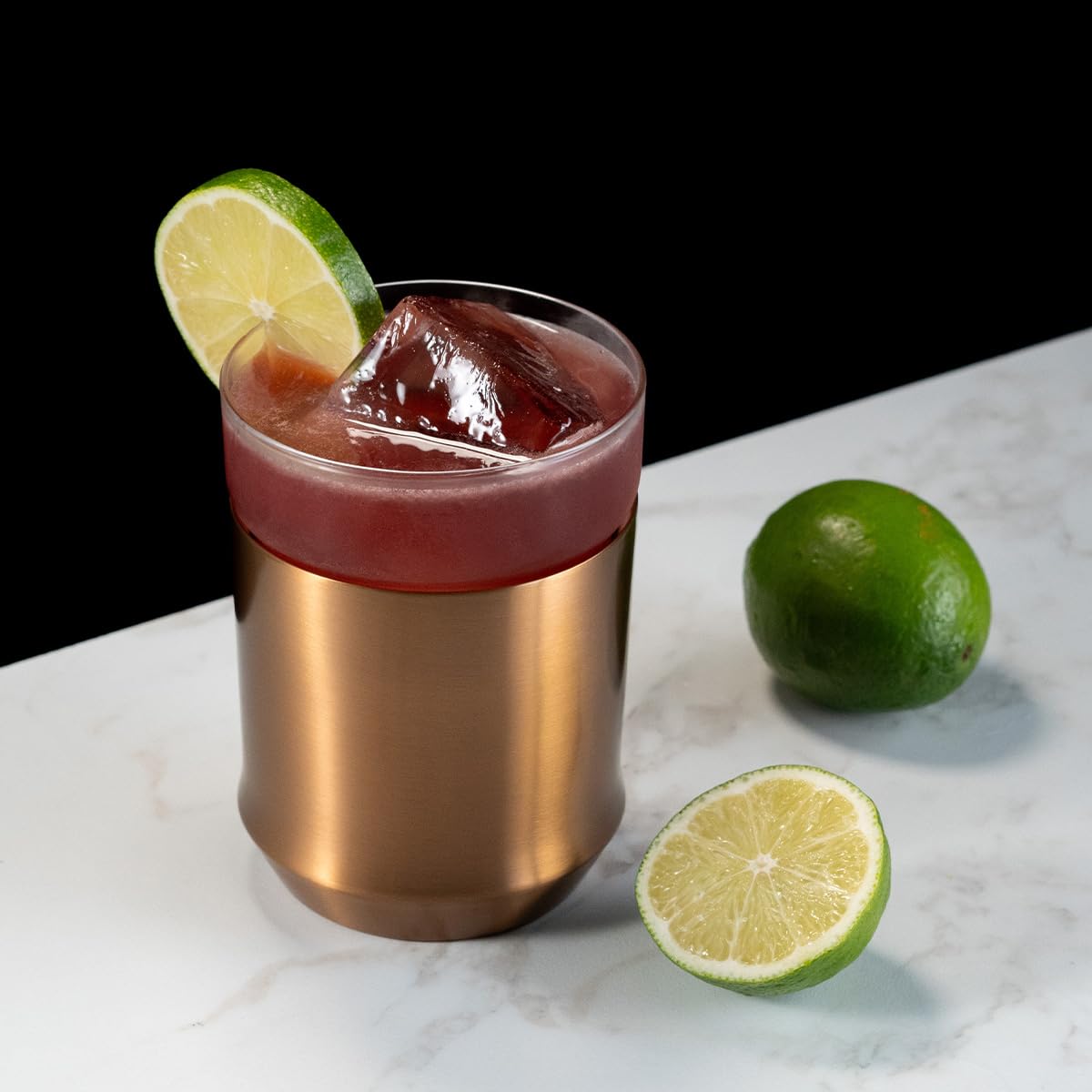 Elevated Craft Hybrid Cocktail Glass inserto evita sabor metálico en cócteles.