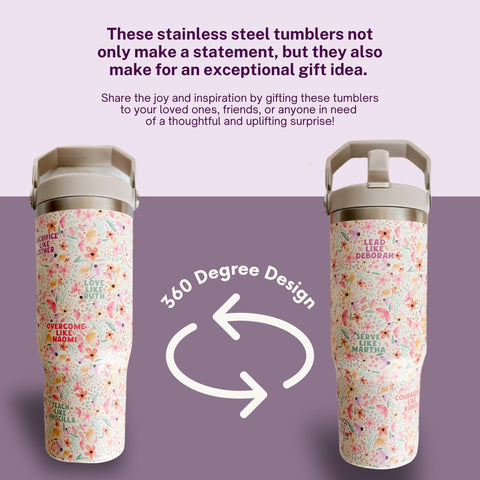 Elly and Grace tumbler usado con café en la mesa matutina