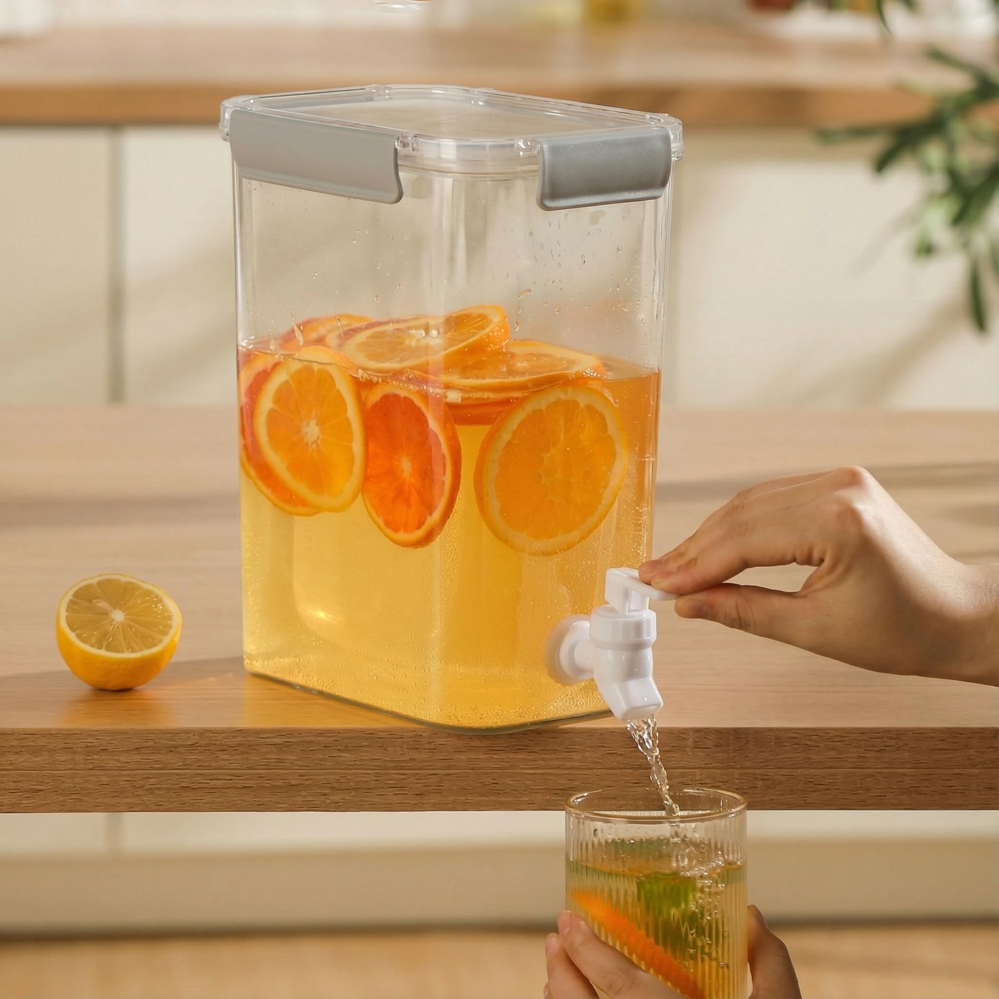 Diseño apto para refrigerador y buffets para servicio fácil.
