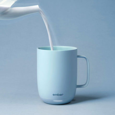 Ember Taza 14oz controlada por aplicación para fijar temperatura con precisión.