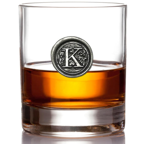Vaso whisky 11oz con monograma K, English Pewter Company, para degustación.