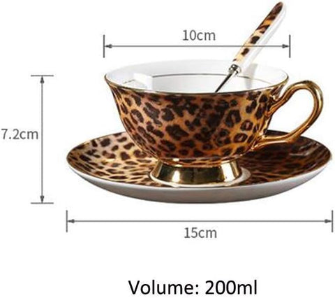 Borde dorado en la taza y plato Eplze realza la elegancia de la mesa