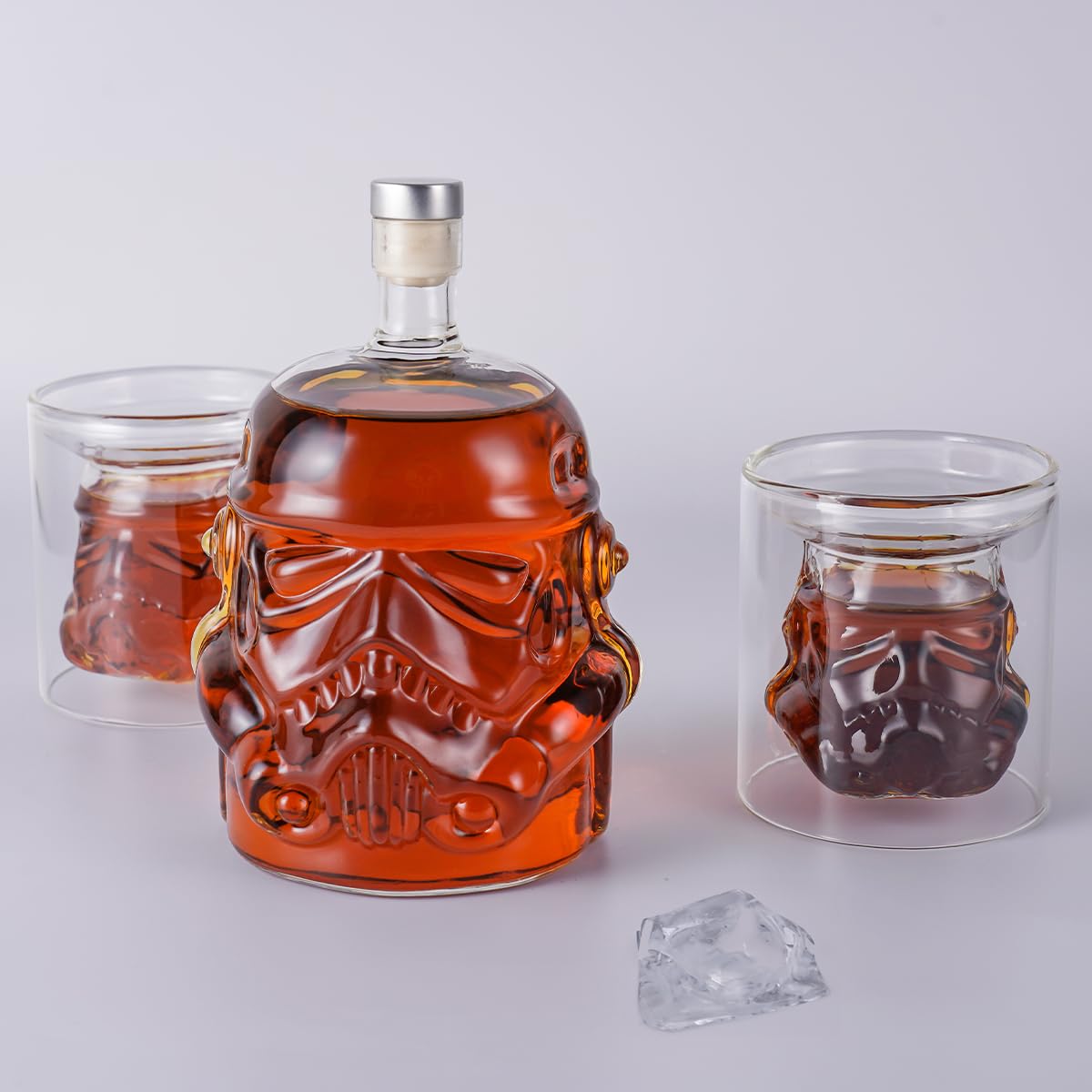Ervige detalle de diseño artístico en cristal, toque único para la mesa.