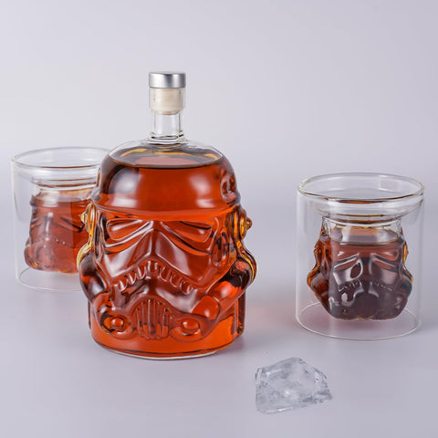 Ervige detalle de diseño artístico en cristal, toque único para la mesa.