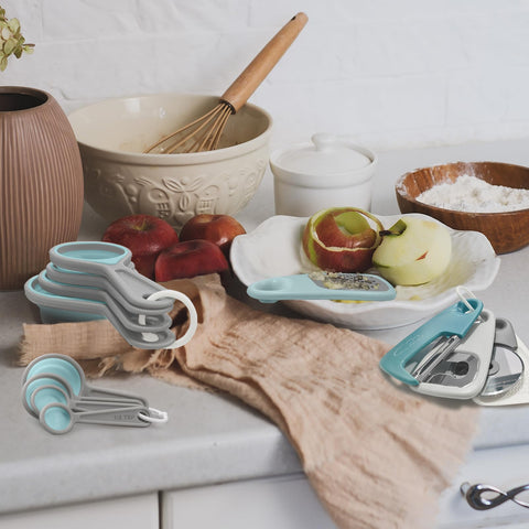 Esie Houzie conjunto de guardado compacto, ideal para cocinas pequeñas.