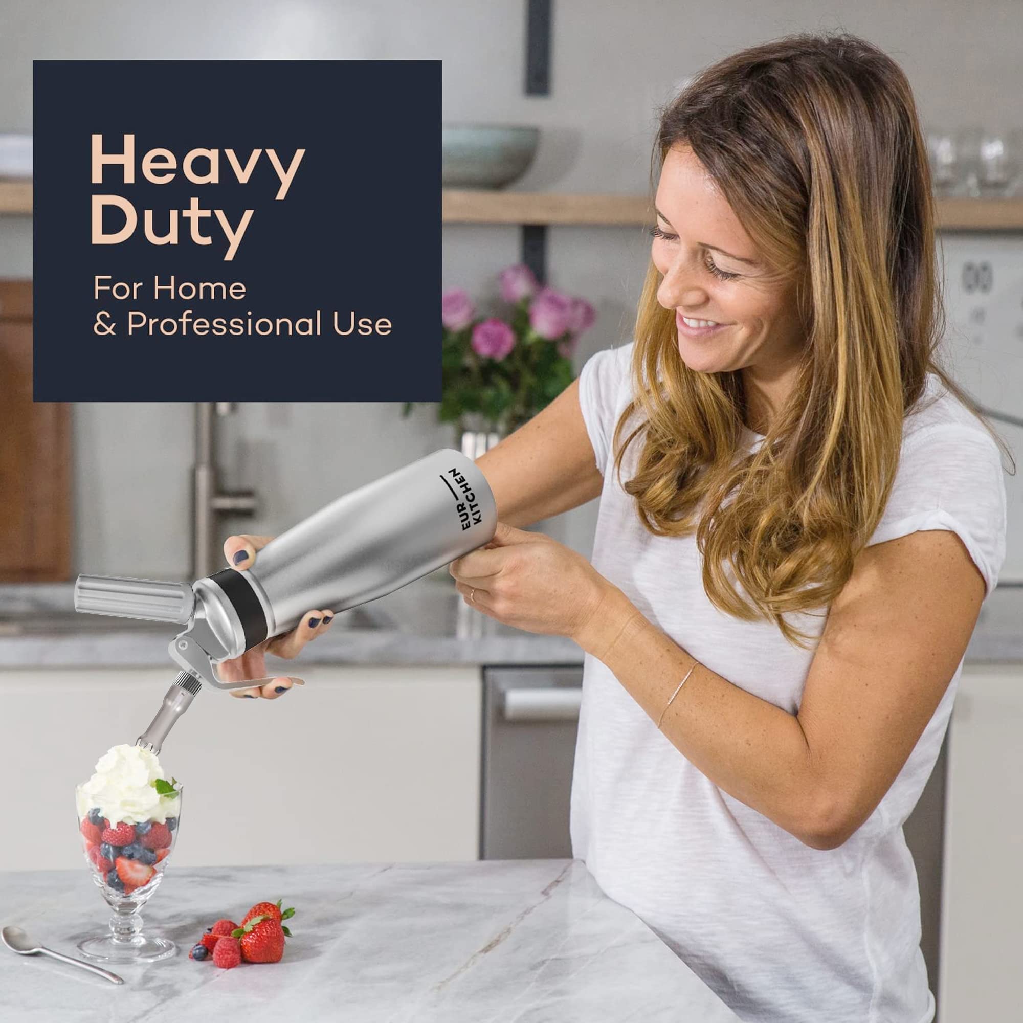 Accesorios de limpieza y almacenamiento de EurKitchen para mantenimiento sencillo.