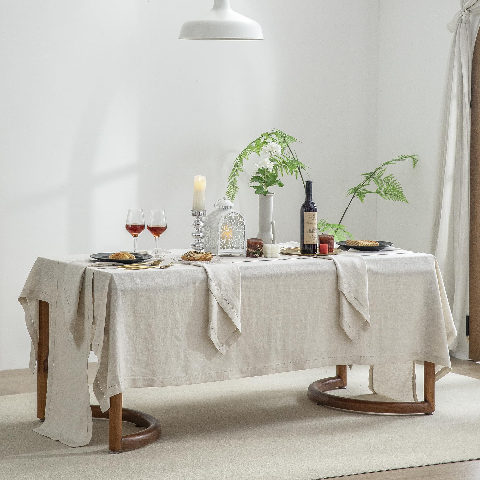 Mantel EVERLY con dobladillo, 60x120, perfecto para cenas formales.