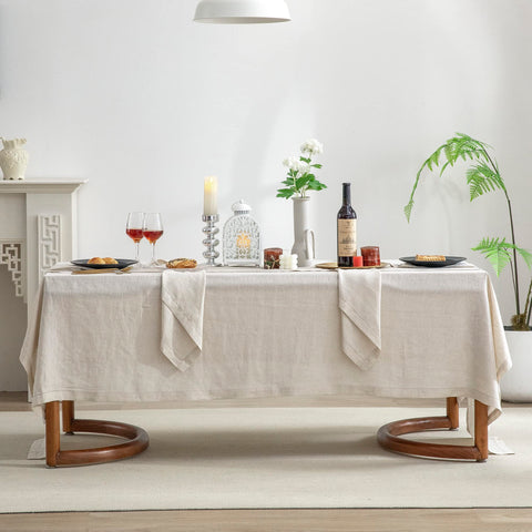 Mantel EVERLY de lino francés natural, tamaño 60x120, ideal para comidas diarias elegantes.