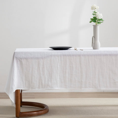 Everly mantel lino rectangular 60x120, frente, acabado suave para mesa de comedor.