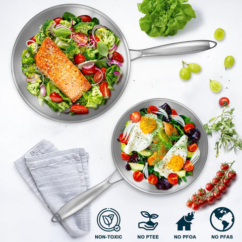 Exterior de acero 430 con acabado pulido, apto para todo tipo de cocinas.