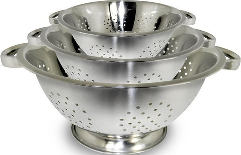ExcelSteel: coladores inoxidables con pulido interior para escurrir frutas y verduras.