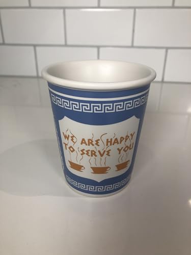 Detalle del borde elevado y la costura en la taza cerámica.
