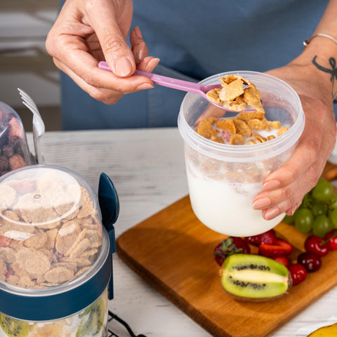 Yogur con toppings y avena remojada en EYNEL