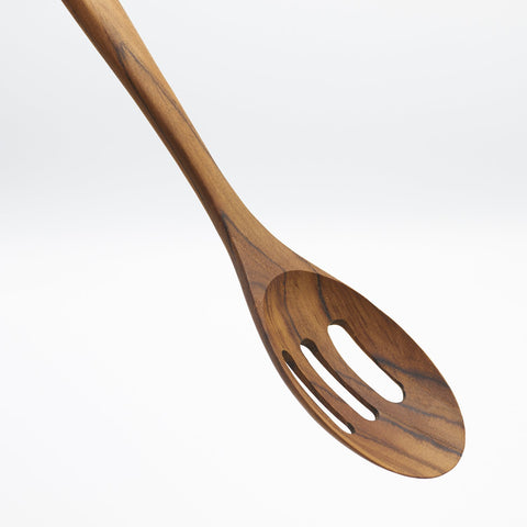 Cucharón FAAY de teca, acabado natural y duradero para cocina.